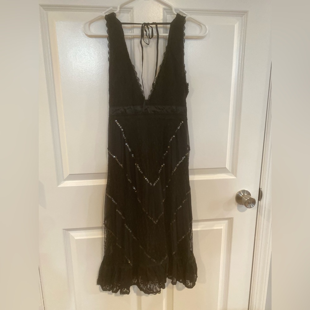 BEBE LACE PLUNGE DRESS